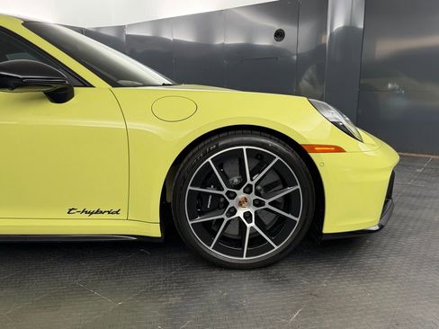 Used 2025 Porsche 911 Carrera 4 GTS image 35