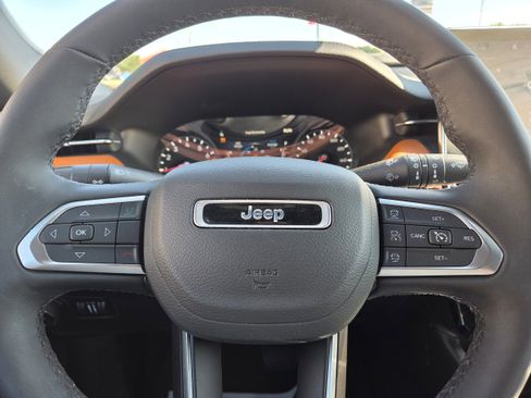 Used 2025 Jeep Compass Limited AWD/4WD image 14
