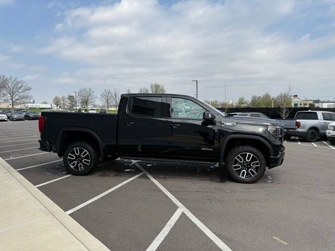 Used 2025 GMC Sierra 1500 AT4 w/ AT4 Premium Package image 7