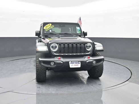 Used 2024 Jeep Wrangler Unlimited Rubicon image 2
