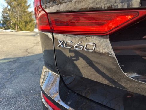 Certified 2023 Volvo XC60 B5 Plus w/ Climate Package image 38