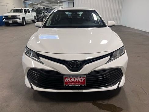 Used 2018 Toyota Camry LE image 7