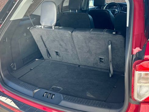 Certified 2021 Ford Explorer XLT w/ Equipment Group 202A image 7