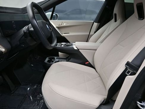 Used 2023 BMW iX xDrive50 AWD/4WD image 11