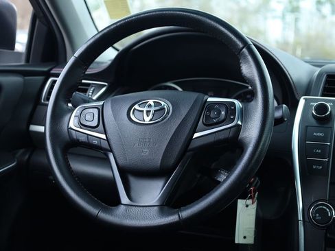 Used 2017 Toyota Camry SE image 5
