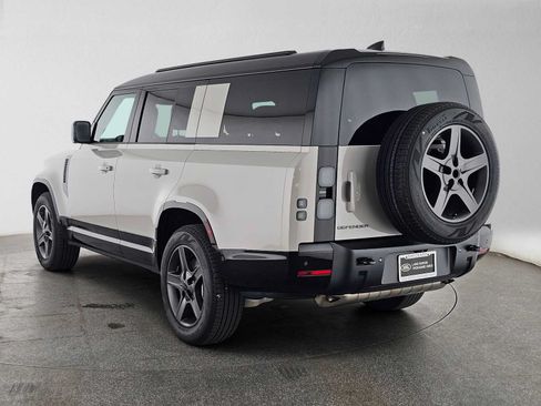 Used 2026 Land Rover Defender 130 X-Dynamic SE AWD/4WD image 3
