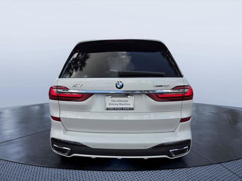 Used 2022 BMW X7 xDrive40i w/ M Sport Package AWD/4WD image 5