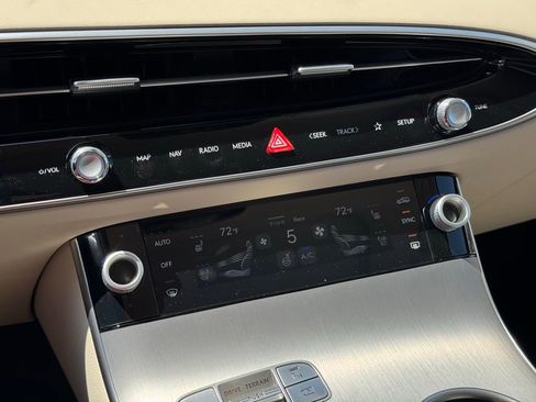 New 2026 Genesis GV70 2.5T Advanced AWD/4WD image 34