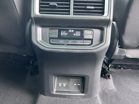 Certified 2025 Volkswagen Atlas SE w/ Panoramic Sunroof Package image 29