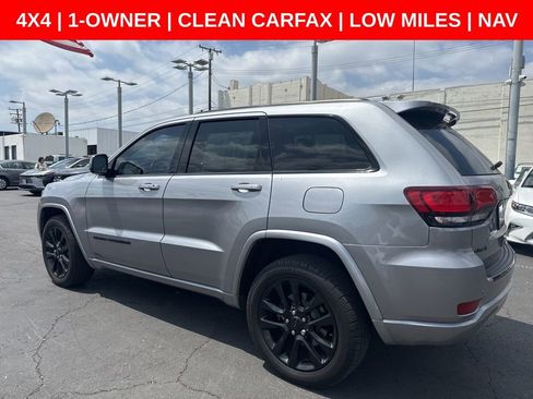 Used 2018 Jeep Grand Cherokee Altitude AWD/4WD image 10