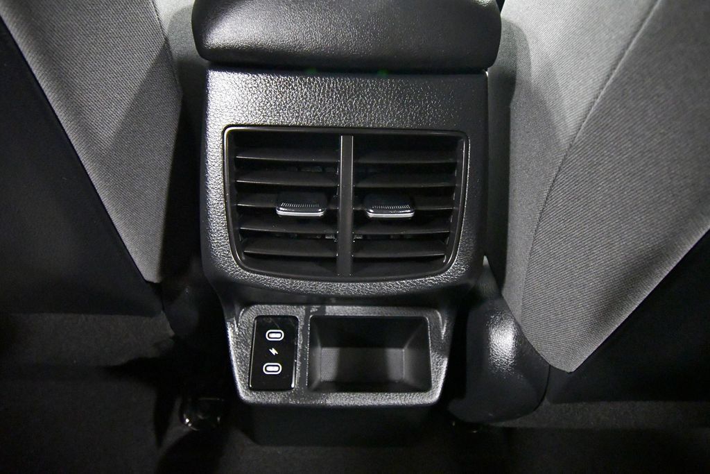 Used 2026 Kia Seltos LX AWD/4WD image 16