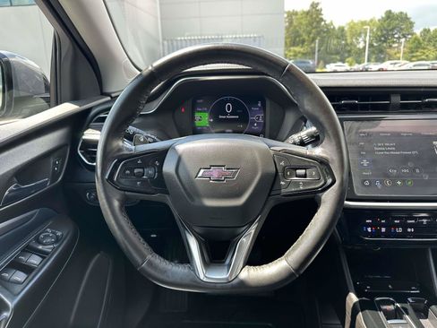 Used 2023 Chevrolet Bolt EUV LT w/ Convenience Package FWD image 11