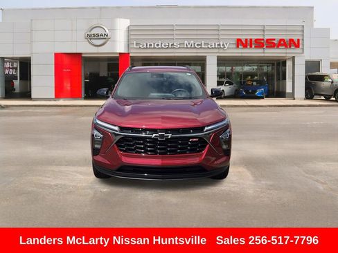 Used 2025 Chevrolet Trax RS w/ Driver Confidence Package FWD image 11