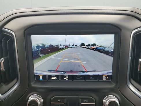 Used 2021 GMC Sierra 2500 AT4 image 42