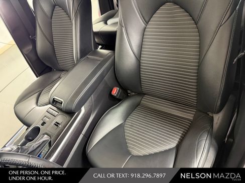 Used 2022 Toyota Highlander XSE FWD image 21