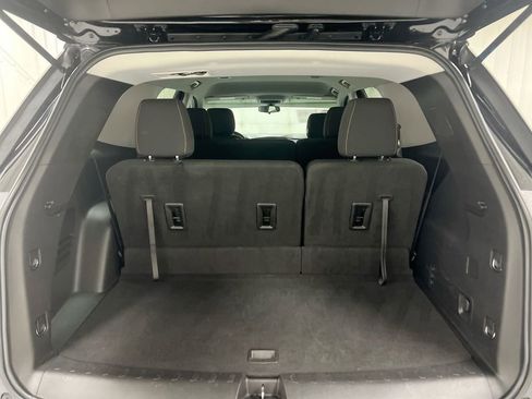 Used 2021 Chevrolet Traverse LS FWD image 24