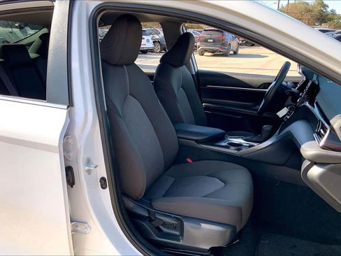 Used 2023 Toyota Camry LE image 8