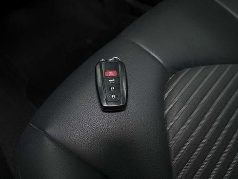 Used 2019 Toyota Camry SE image 29