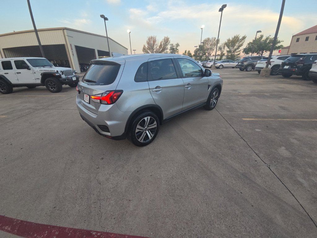 Used 2025 Mitsubishi Outlander Sport SE AWD/4WD image 7