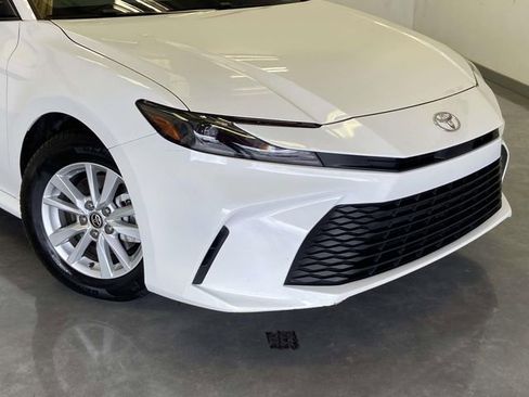 Certified 2025 Toyota Camry LE image 9