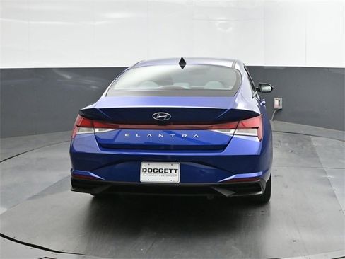 Used 2023 Hyundai Elantra SEL image 8