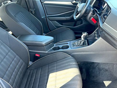 Used 2023 Volkswagen Jetta Sport image 23