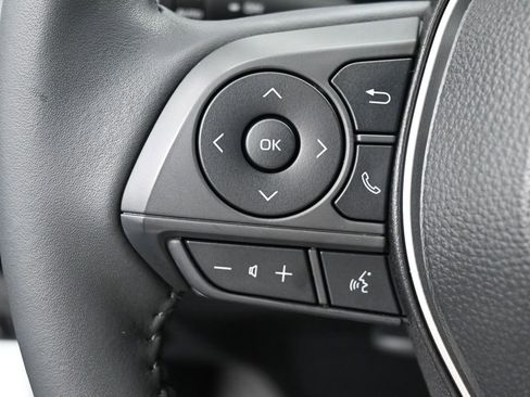 Certified 2025 Toyota Corolla Cross XLE w/ Convenience Package image 18