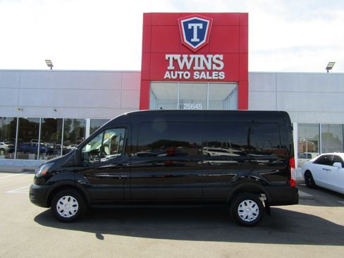 Used 2022 Ford E-Transit Medium Roof RWD image 1