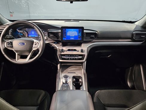 Used 2023 Ford Explorer XLT image 10