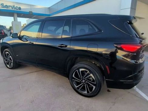 Used 2025 Buick Enclave Sport Touring AWD/4WD image 6
