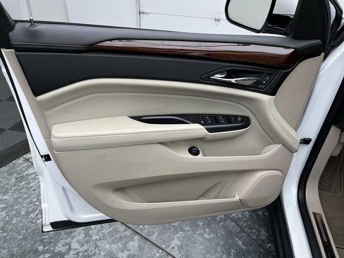 Used 2013 Cadillac SRX Luxury w/ Driver Awareness Package AWD/4WD image 8