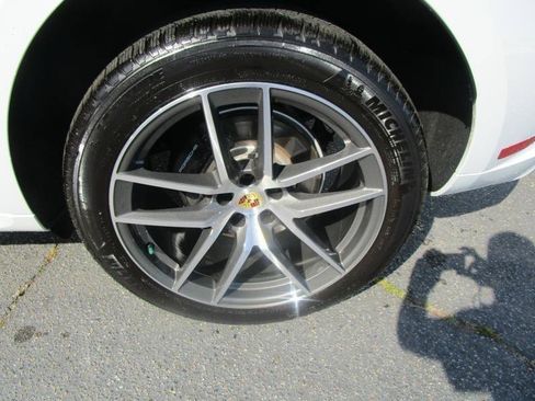 Used 2023 Porsche Macan image 10