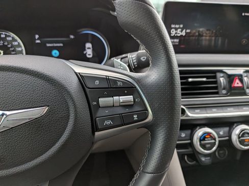 Used 2023 Genesis G70 2.0T RWD image 17