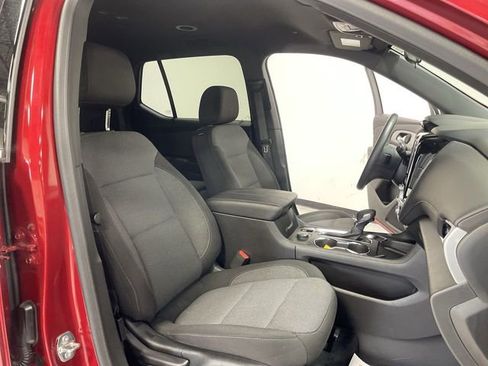 Used 2023 Chevrolet Traverse LT image 27