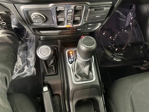 Certified 2023 Jeep Gladiator Sport image 31