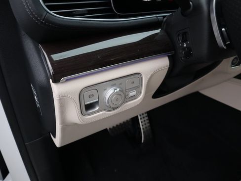 Certified 2026 Mercedes-Benz GLS 450 4MATIC image 38