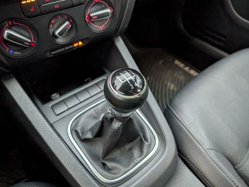 Used 2011 Volkswagen Jetta SE image 20