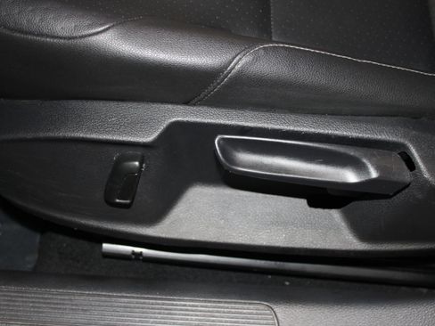 Used 2016 Volkswagen Golf Limited Edition image 10