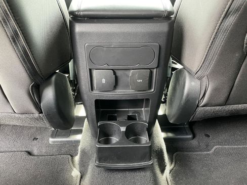 Used 2024 Ford Explorer XLT RWD image 34