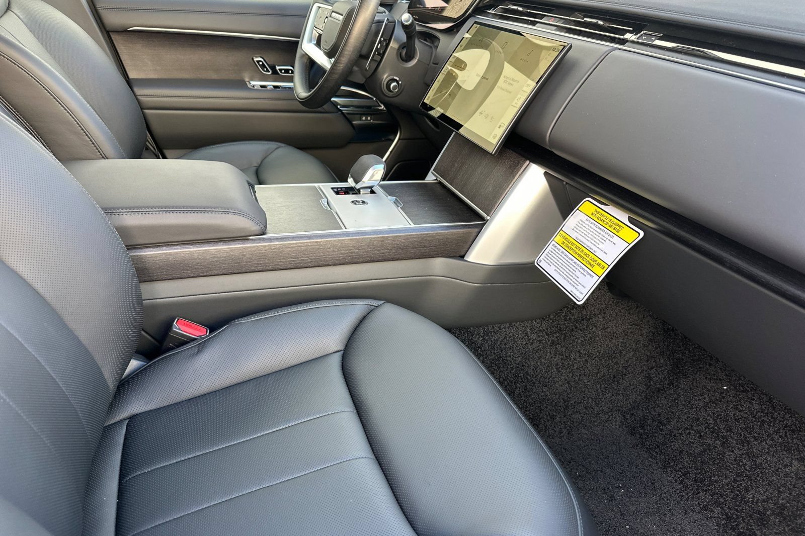New 2026 Land Rover Range Rover SE AWD/4WD image 15