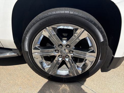 Used 2020 Chevrolet Tahoe Premier w/ Premier 6.2L Value Package image 13