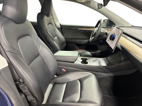 Certified 2023 Tesla Model Y Long Range AWD/4WD image 13