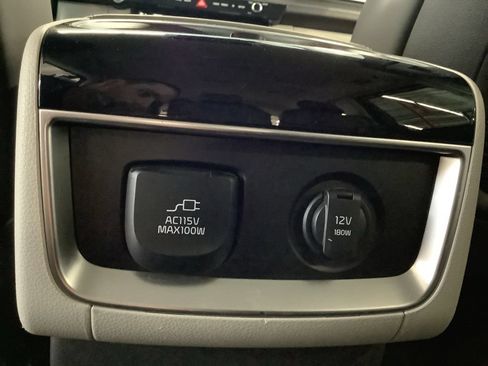 Certified 2024 Kia Carnival SX FWD image 19