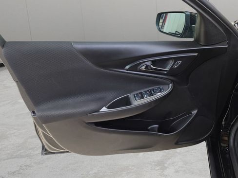 Used 2025 Chevrolet Malibu LT FWD image 12