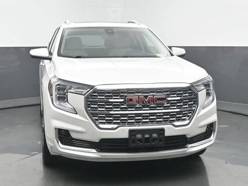 Used 2023 GMC Terrain Denali w/ Denali Premium Package AWD/4WD image 8