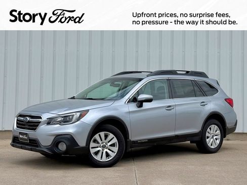 Used 2018 Subaru Outback 2.5i Premium AWD/4WD image 1