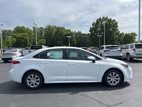 New 2026 Toyota Corolla LE FWD image 4