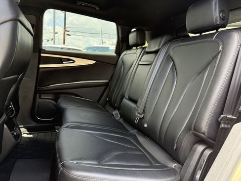Used 2016 Lincoln MKX Premiere FWD image 16