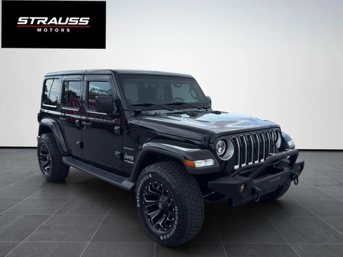 Used 2018 Jeep Wrangler Unlimited Sahara AWD/4WD image 1