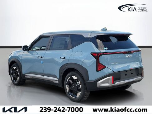 New 2027 Kia Seltos S FWD image 4